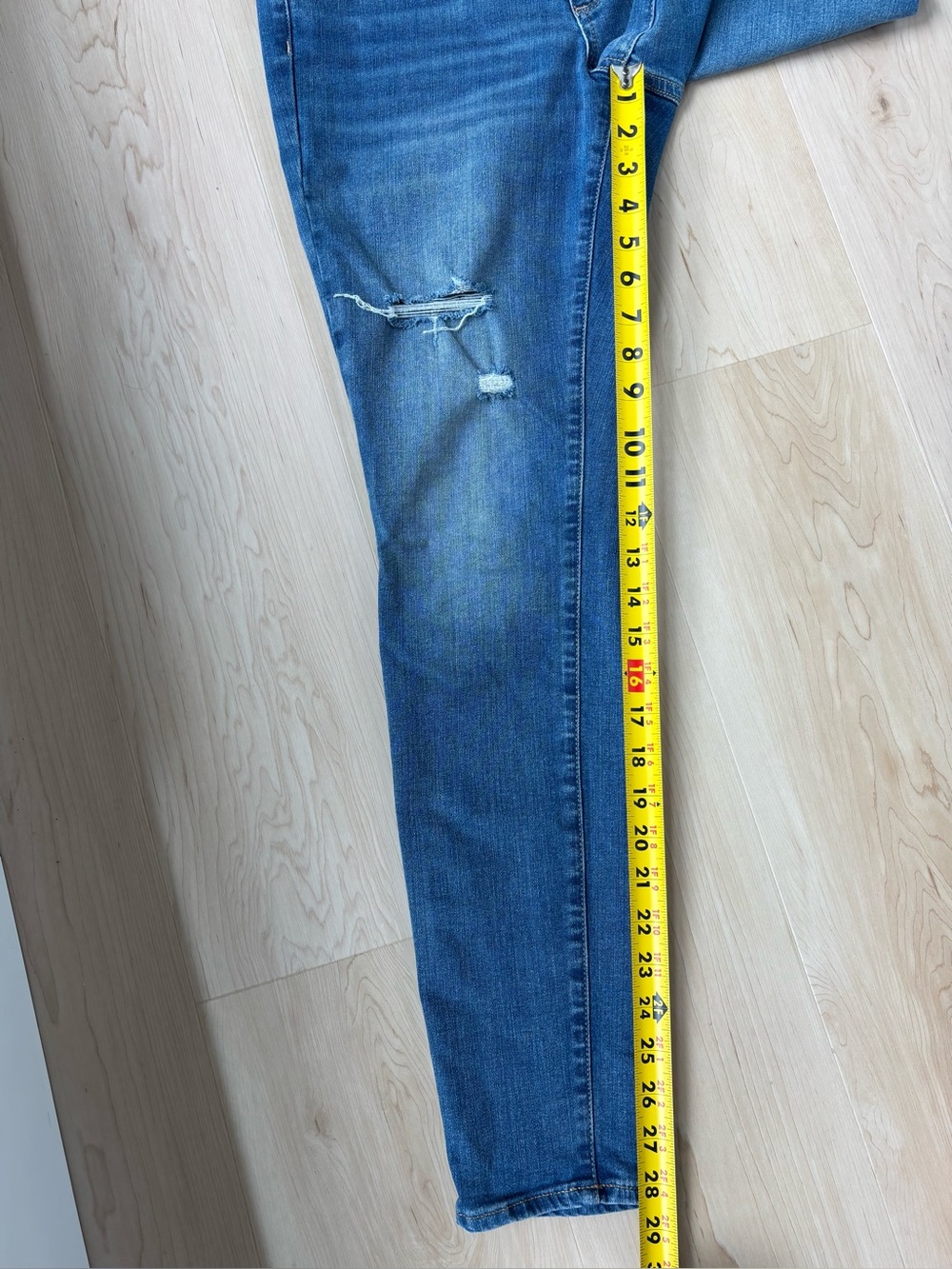 Universal Thread High Rise Skinny Distressed Blue Jeans - Picture 14 of 15